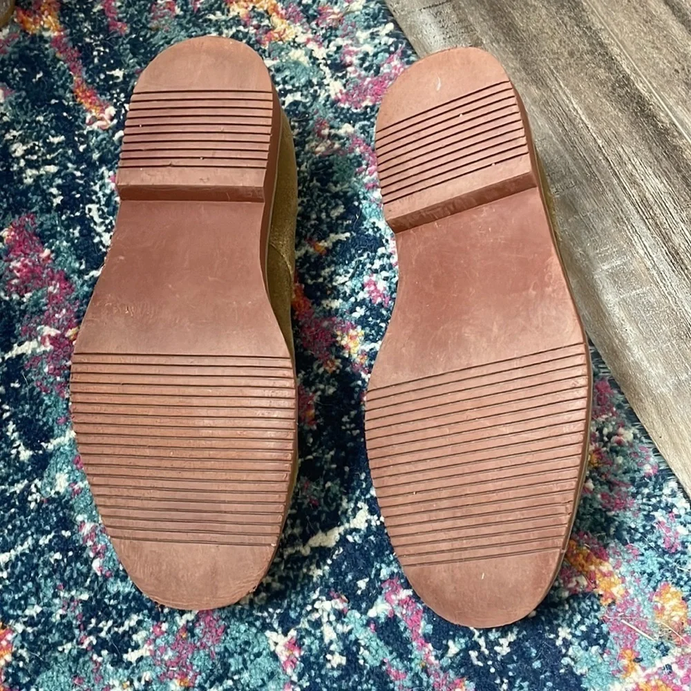 Tucker and Tate suede lace up shoes